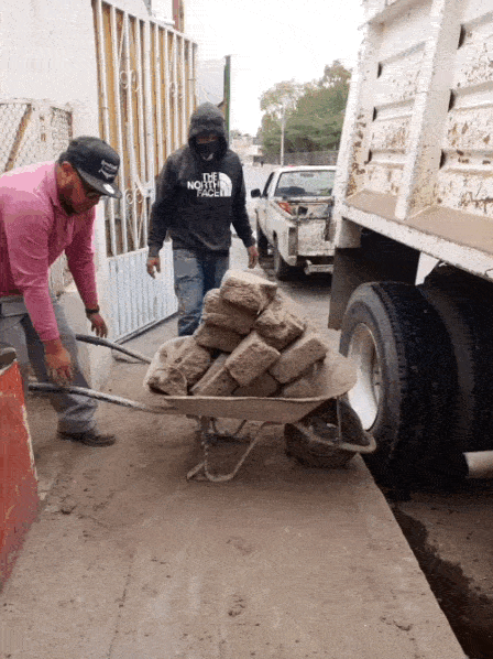 RETIRO BARDA DE ADOBE CAÍDA EN DOMICILIO COLONIA POPULAR