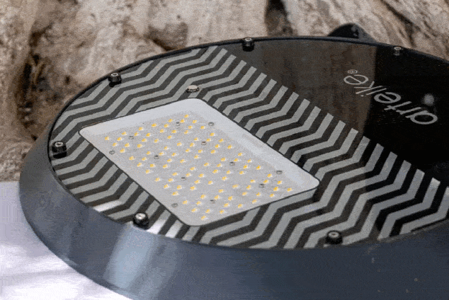 INSTALACIÓN DE LÁMPARAS SOLARES JARDÍN JUÁREZ