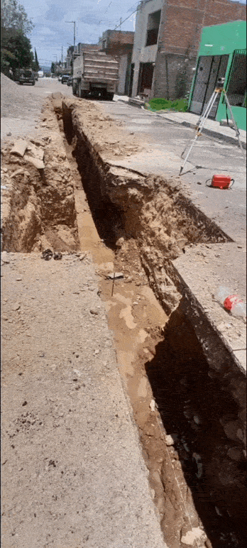 REEMPLAZO DE DRENAJE Y AGUA POTABLE EN CALLE ING. MIGUEL ANGEL BARBERENA VEGA SOLIDARIDAD